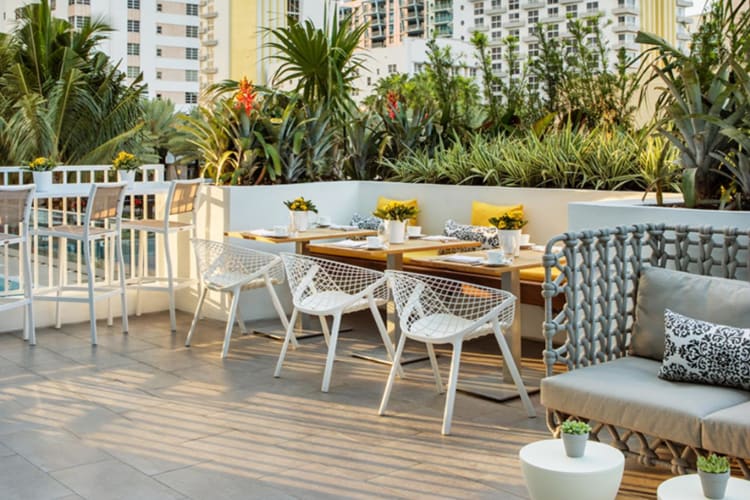 DECK sixteen Outdoors